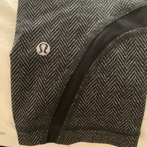 Lululemon Cropped Leggings - Picture 2 of 5